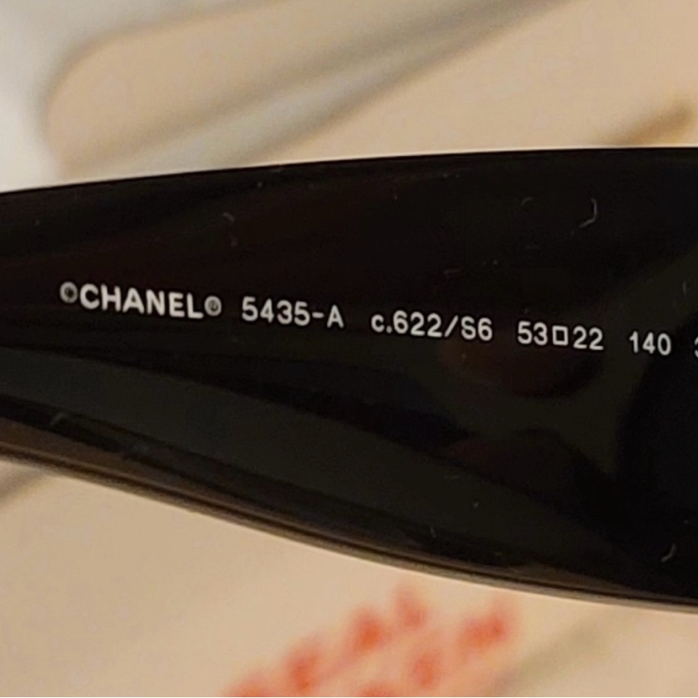 CHANEL Elegant Black Sunglasses Full inclusion with COA - Picture 14 of 16